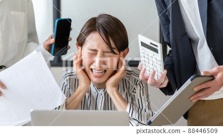 Business scene busy panic harassment Business scene busy panic harassment 88446509