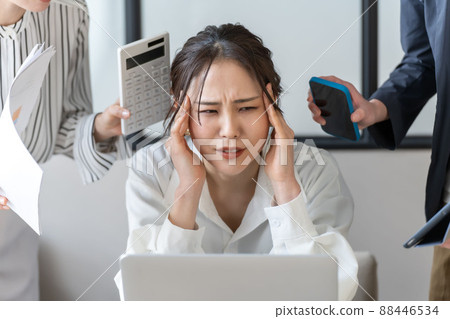 Business scene busy panic harassment Business scene busy panic harassment 88446534