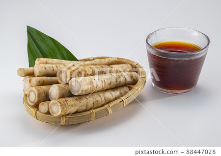 Burdock and tea 88447028