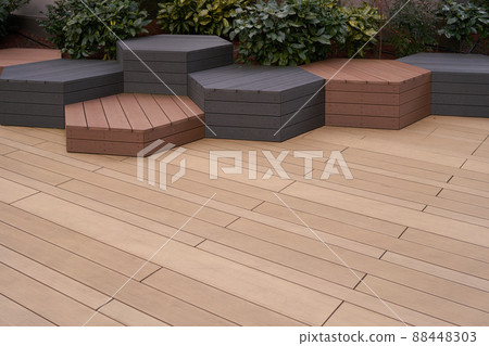 Rooftop square 88448303