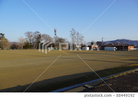 三石市立信出小學校（停課）操場 88449192