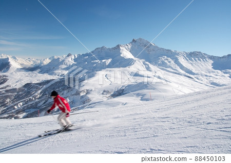 Skiing Skiing 88450103