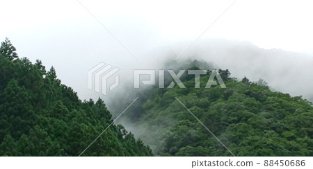 Cloudy mountain 88450686