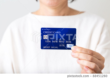 中年婦女用信用卡 88451260