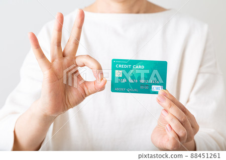 中年婦女用信用卡 88451261