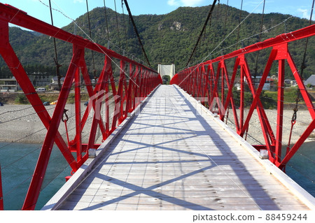 Mino Bridge and Ogurayama on the Nagara River (Mino City, Gifu Prefecture) Mino Bridge and Ogurayama on the Nagara River (Mino City, Gifu Prefecture) 88459244