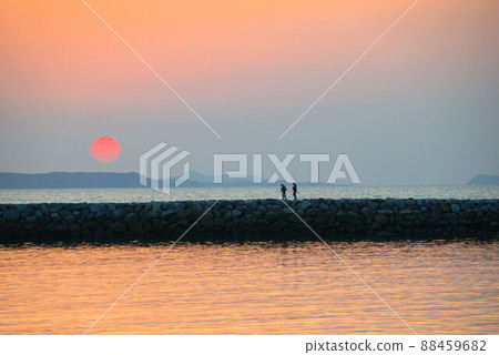 Sunset at the fishing port Itoshima 7 88459682