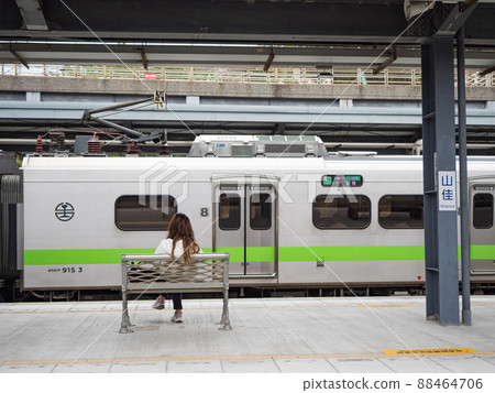 山佳車站月台 88464706