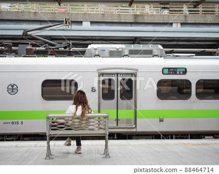 山佳車站月台 山佳車站月台 88464714