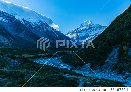 從新西蘭庫克山國家公園奧拉基山國家公園的胡克谷步道看到的奧拉基山 88467854