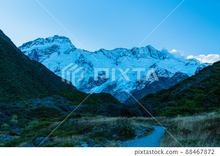 從新西蘭奧拉基庫克山國家公園的穆勒哈特路線看到的塞夫頓山 從新西蘭奧拉基庫克山國家公園的穆勒哈特路線看到的塞夫頓山 88467872