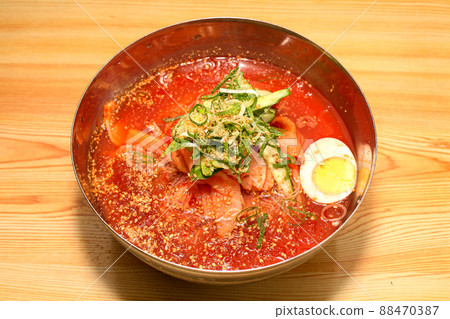Cold noodles, a typical Korean dish 88470387