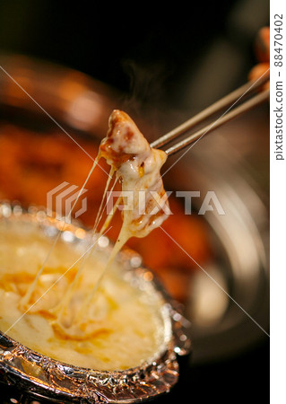 Samgyeopsal 奶酪火鍋，在韓國首爾很受歡迎 88470402