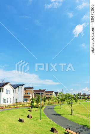A refreshing blue sky and a residential landscape of the city 88472806
