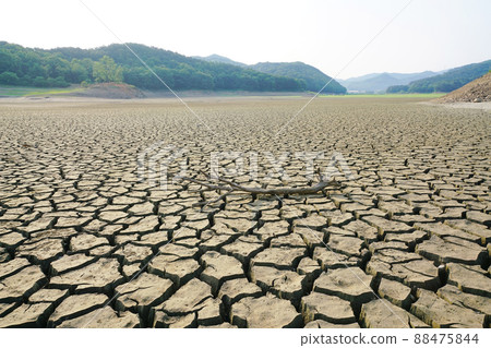 cracked reservoir 88475844