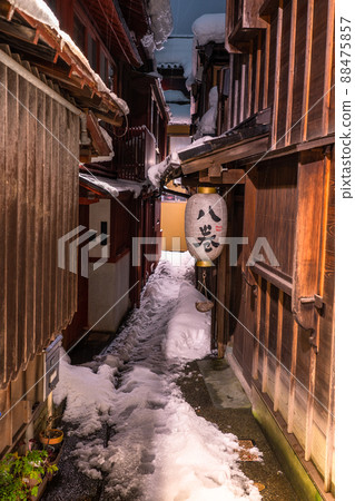 《Ishikawa Prefecture》 Kazuemachi Chaya District, Snow Kanazawa City 88475857