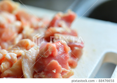 煮生雞腿 88476658