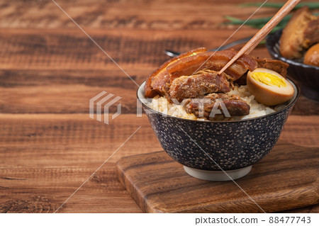 台灣 小吃 控肉飯 Braised pork belly rice 台湾風肉丼 コンロウファン 88477743