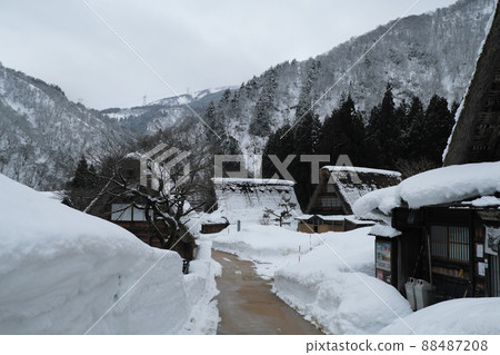 Suganuma Gassho-zukuri village with snow makeup 88487208