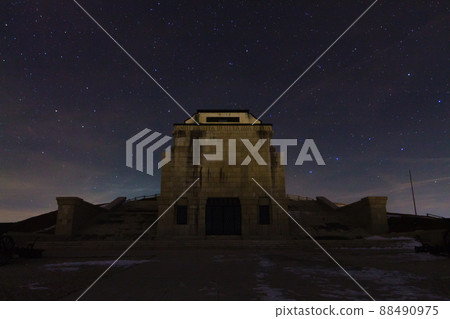 Monument with starry sky as a background 88490975