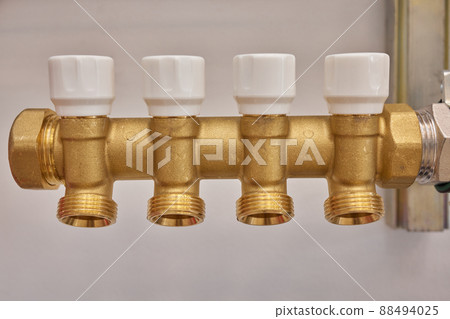 sommelier man wiping dishes decanter for wine. 88494025