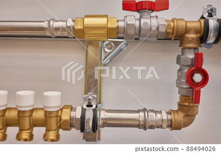 sommelier man wiping dishes decanter for wine. 88494026