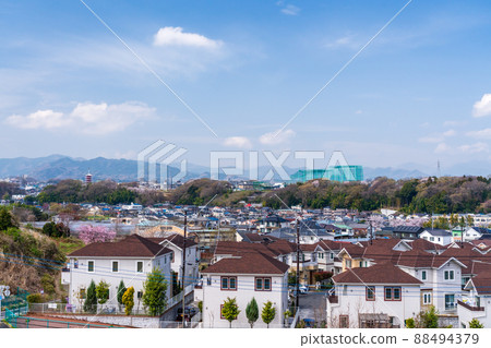 Residential area overlooking from the hill 88494379