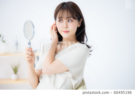 女米色連衣裙 88495196