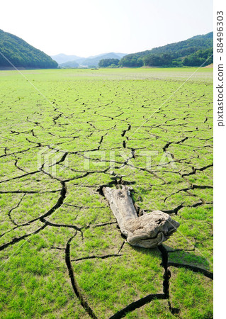 破裂的水庫 破裂的水庫 88496303