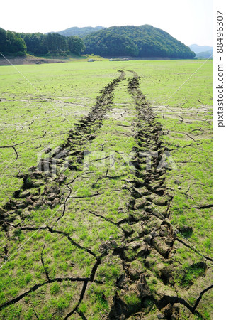 cracked reservoir 88496307