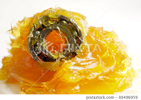 Grease and ball bearing, lithium machinery lubrication for automotive and industrial. 88496959