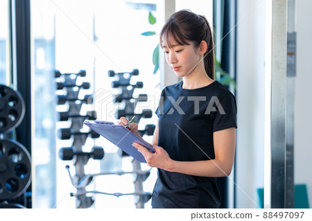 Gym instructor Gym instructor 88497097