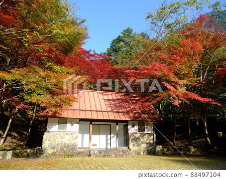 Toilet in the parking lot of Nametoko Gorge 88497104
