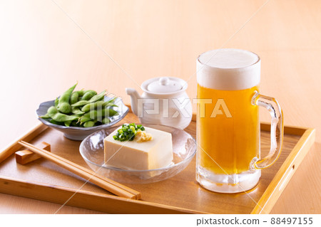 在家享用啤酒 在家享用啤酒 88497155