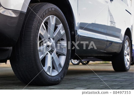 Tire image SUV tire 88497353