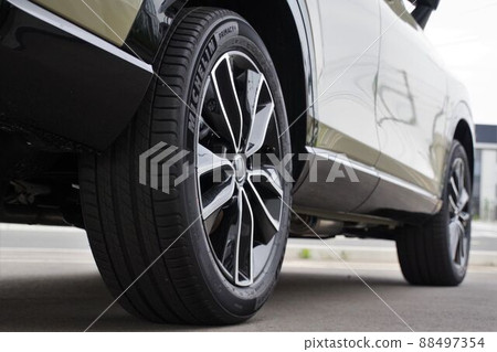 Tire image Compact SUV tire 88497354