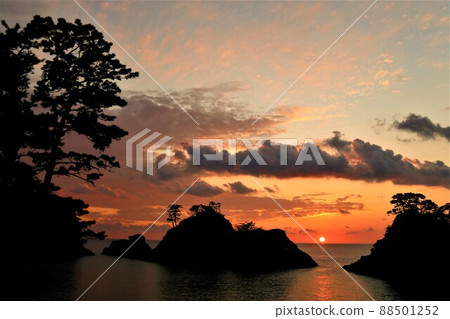 Dogashima sunset 88501252