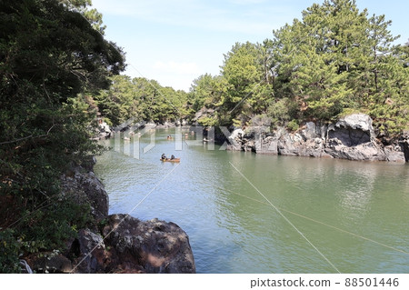Nature's Island, Springtime Trip Nature's Island, Springtime Trip 88501446
