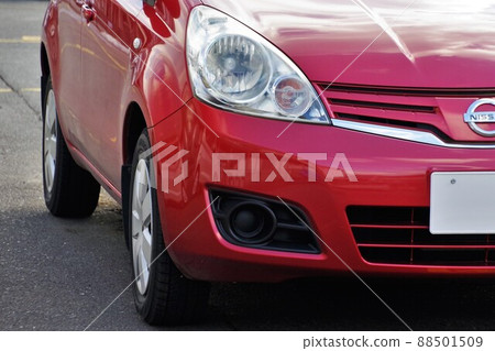 汽車形象 Nissan Note 前罩 88501509