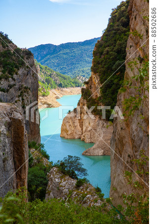 Mont-Rebei Gorge, Spain Mont-Rebei Gorge, Spain 88502686