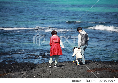 Jeju travel, beach, family Jeju travel, beach, family 88504997
