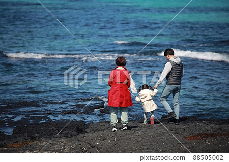 Jeju travel, beach, family Jeju travel, beach, family 88505002