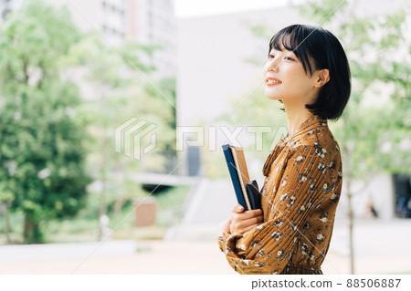 笑臉大學生 笑臉大學生 88506887