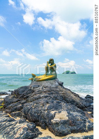 golden mermaid statues on Samila beach. Landmark of Songkla, Thailand. 88510767