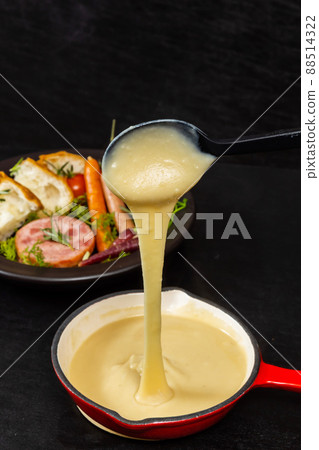 France-style cheese sauce Aligot 88514322