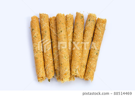 Crispy egg rolls with seaweed Crispy egg rolls with seaweed 88514469