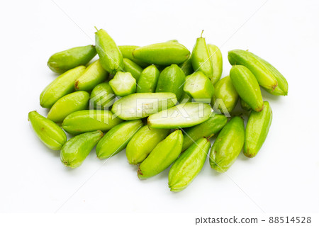 Bilimbi fruit on white background. 88514528