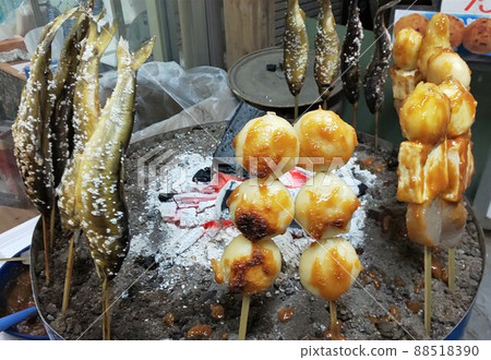 Grilled sweetfish with salt 88518390