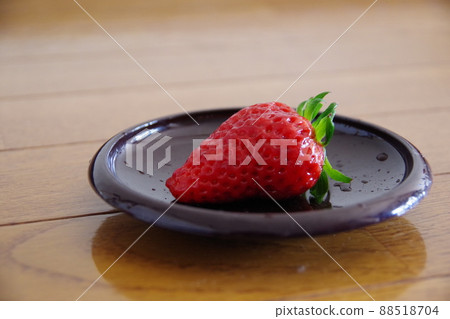 Fresh strawberries to eat from now on Fresh strawberries to eat from now on 88518704