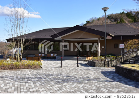 群馬縣高崎市觀音山公園行政大樓和入口廣場 88528512